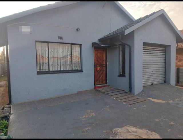 3 BEDROOM HOUSE FOR SALE IN DAVEYTON EXT 3